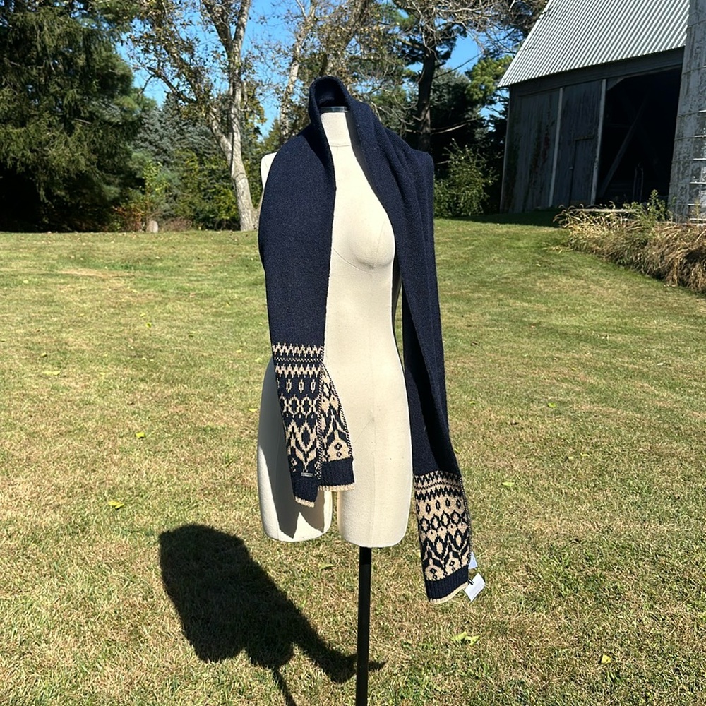Joules Shetland Scarf Navy with Gold Embellishment
